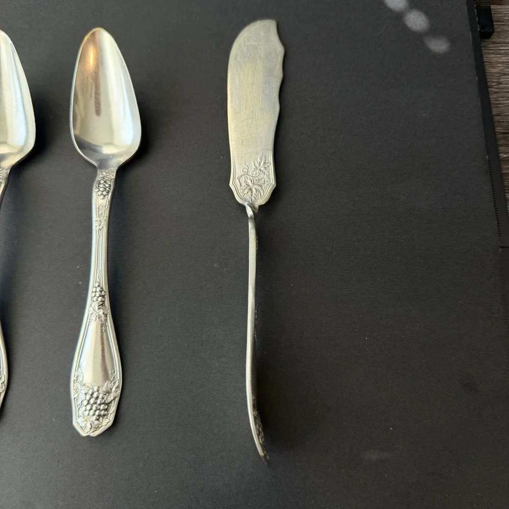 R.C. Co. Isabella Grape Fruit or Orange Spoons set 3 and Master Butter Knife